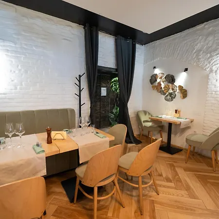 Barrique 15 - Breakfast At Restaurant & Minibar - Old Town * Braşov